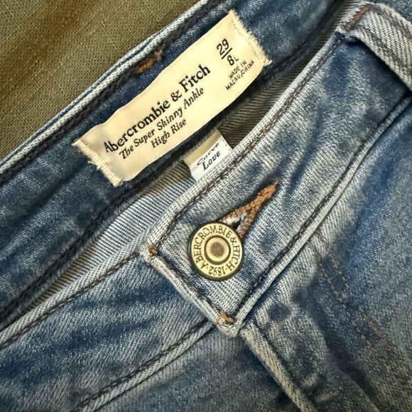 Abercrombie & Fitch Blue Denim Jeans - Picture 1 of 3